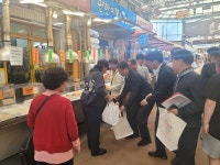 방기선 국조실장, 5월 동행축제 맞이…청주 복대가경시장 현장소통