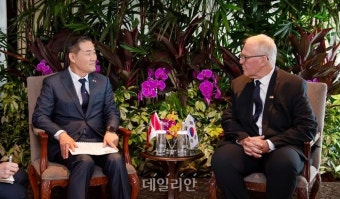 신원식, 캐나다 국방장관·美상원의원단과 어떤 얘기 주고받았나