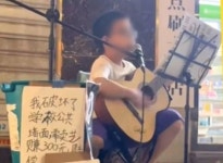 네가 직접 벌어 갚아…8살 아들 길거리로 보낸 아버지