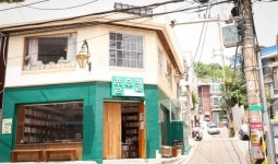 대학가에서 해방촌으로…서점 풀무질이 내린 단단한 ‘뿌리’ [공간을 기억하다]