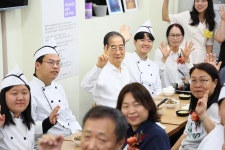 해덕세라믹구내식당 | 한 총리 "허영만 선생이 호평한 식당을 아시나요?"