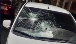 자신의 카센터 앞 자동차 망치로 부순 40대 체포