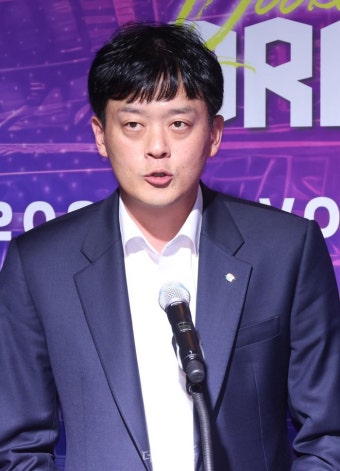 이영택 감독 'GS칼텍스는 1라운드 2순위로 최유림을 지명합니다