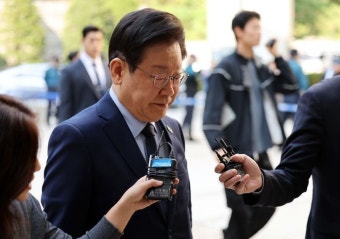 이재명, '대장동 특혜 의혹' 재판 15일로 연기…증인 유동규 불출석