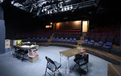 사람들의 이야기가 쌓이는 공간, 산울림 소극장 [공간을 기억하다]