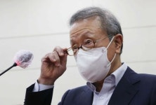 검찰, 홍원식 전 남양유업 회장 구속영장 청구…100억대 배임 혐의