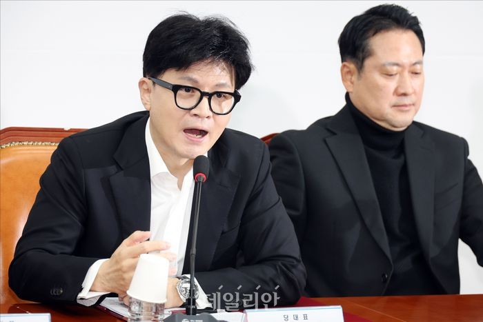 윤대통령, 계엄령 도박 실패에 탄핵...국내외 주요 언론이 속속 보도