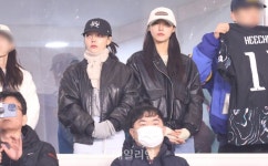 지민-설현 축구 경기는 언제나 함께
