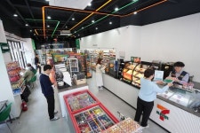 ‘외형‧내실 흔들’ 세븐일레븐, PB강화 구원투수 될까