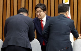 권성동, '한덕수 차출론' 단속…