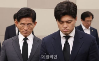518 민주화운동 희생자를 기리며 묵념하는 김문수 후보
