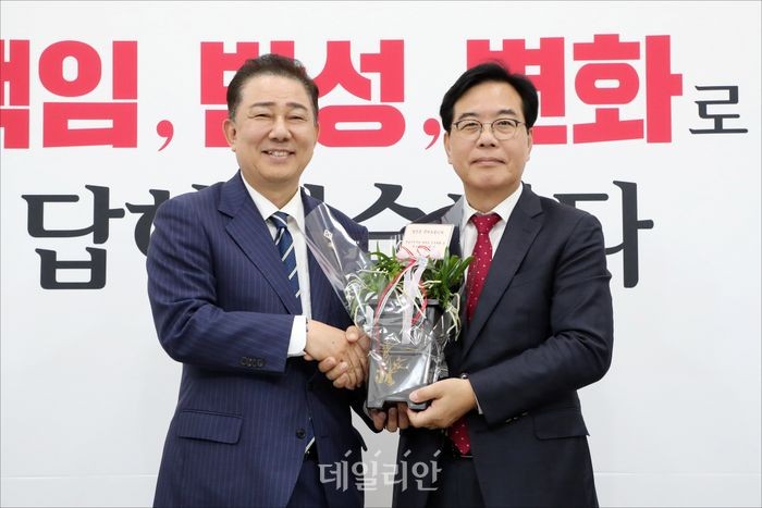 국민의힘 송언석, 이재명 대통령 비판 강화...악법 막아야
