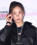 보라, 안경도 찰떡 소화