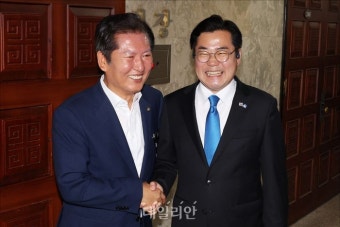 더불어민주당 차기 당대표 선거, 정청래 vs 박찬대: 찐명 경쟁으로 접어든다