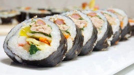 김밥 먹고 130명 집단 이상 증상…여름철 조심해야 하는 이 질환은?