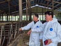 농진청, 하동 유가공 목장 점검…“폭염 대비 젖소 사양관리 중요”