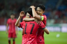 ‘엄지성 결승골’ 홍명보호, 파라과이에 2-0 완승