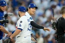 ‘2년 연속 WS 진출 보인다’ 다저스, 밀워키에 NLCS 3연승…김혜성 또 결장