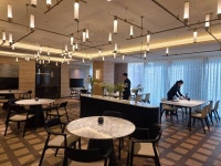 SK 아닙니다 LG전자, 명찰 뗀 매장에 식당까지 만든 이유