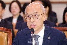 국감 질의 답변하는 조원철 법제처장 [2025 국정감사]