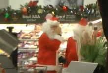 산타가 마트를 털었다?...우린 골목의 로빈후드