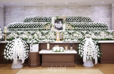 서울성모병원 장례식장에 마련된 故 안성기의 빈소