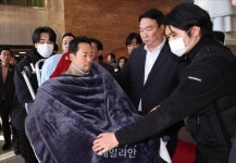 '단식 투쟁' 장동혁 퇴원…