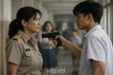 날 대신 인질로 학생 구하려던 교장 결국