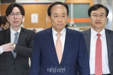 추경호, 계엄 해제 표결 방해 혐의 공판 출석