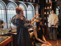 엘리펀트콤브헤어스튜디오(ELEPHANT COMBS HAIR STUDIO) | [현장] 불리의 다음 무기는 ‘콤’…헤어 카테고리 확장 본격화