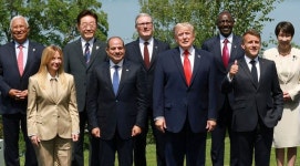 李대통령, G7서 트럼프와 30초간 조우…