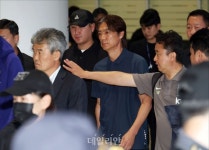 귀국하는 홍명보 전 감독