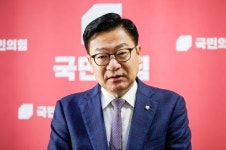 '통일교 1억 수수' 권성동, 징역 2년 확정…정점식 