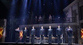 연극 ‘죽은 시인의 사회’ 프레스콜