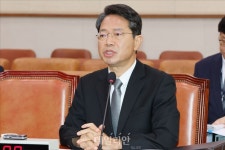 민주당, 법사위서 '김승원 청문보고서' 채택 강행…국민의힘은 반발 퇴장
