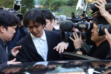 송민호, ‘부실 복무’ 1심 집행유예…복무관리자와 공모 인정