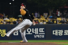 '장모상 비보' 15승 선발 LG 임찬규, 준플레이오프 2차전 선발…KIA 아담 올러
