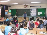 동부제강 임직원들이 초등학교에 간 이유