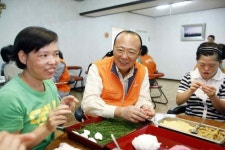 김승연 한화 회장, 장애인 복지시설서 봉사활동