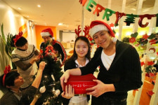 곰TV, 불우이웃돕기 ´일일 카페´ 운영