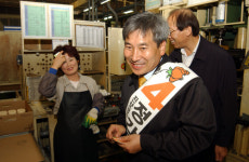 정갑득 후보 계파 탈퇴 선언, 노동계 민심잡기에 총력전