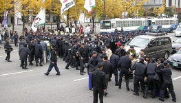 장애인들, “왜 못 가게 합니까?”