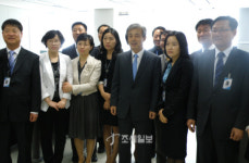 이현동 국세청장, 성실납세자·사회공헌기업 우대하라