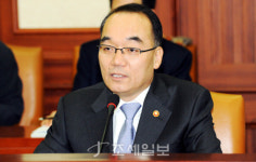 박재완 고유가 경제에 큰 부담…보완대책 마련
