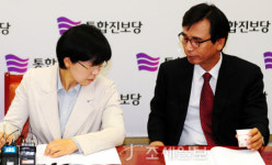 [포토]이정희-유시민 대화