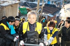 LF군산수송헤지스종합 | [수송동 25시]따뜻한 사랑 담긴 연탄, "어르신들 힘내세요"