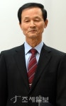 [포토]임명장 받는 김장수 위원