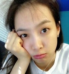 빅토리아 민낯, 결점없는 피부 눈길