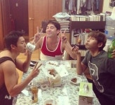 슈퍼주니어 치킨 파티, 동네 흔한 오빠 스타일 눈길