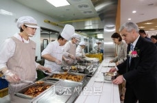 한국지엠, 부평공장 신축 3식당 문 열어